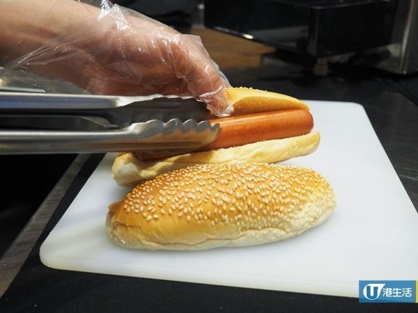 $5隻熱狗任加醬！銅鑼灣hmv踩過界開小食檔