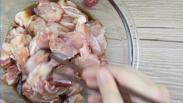 愈辣愈開心！吃辣人士喜愛的川菜辣子雞