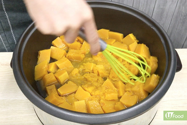 改善經期面青青！3步煲好補血排毒「南瓜粥」