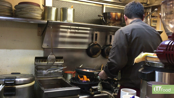 日本人推介！半熟浪花牛肉蛋包飯