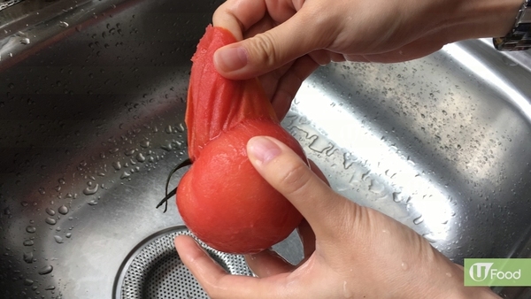 2招就搞掂！實測生剝完整番茄