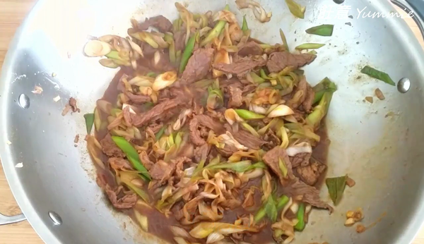 色香味俱全~京蔥炒牛肉食譜