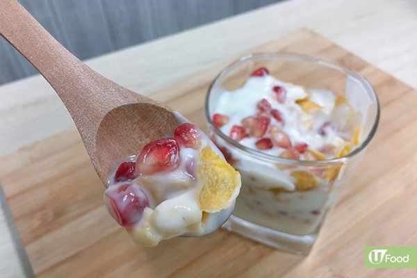 夏日健康小食推介！酸甜開胃「紅石榴脆脆乳酪」