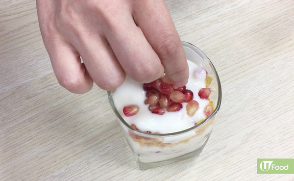 夏日健康小食推介！酸甜開胃「紅石榴脆脆乳酪」