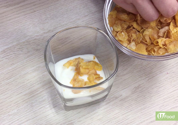 夏日健康小食推介！酸甜開胃「紅石榴脆脆乳酪」