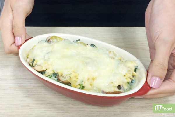 簡易無肉菜式！菠菜芝士蘑菇焗蛋