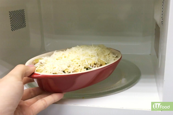 簡易無肉菜式！菠菜芝士蘑菇焗蛋