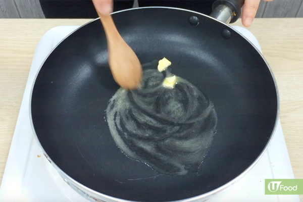 簡易無肉菜式！菠菜芝士蘑菇焗蛋