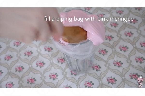 法式夢幻甜品！雙色漸層蛋白糖霜脆餅