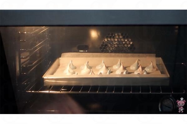 法式夢幻甜品！雙色漸層蛋白糖霜脆餅