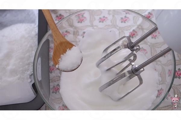 法式夢幻甜品！雙色漸層蛋白糖霜脆餅