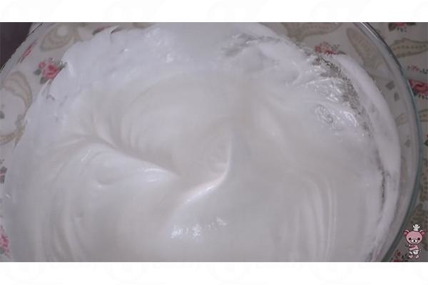 法式夢幻甜品！雙色漸層蛋白糖霜脆餅