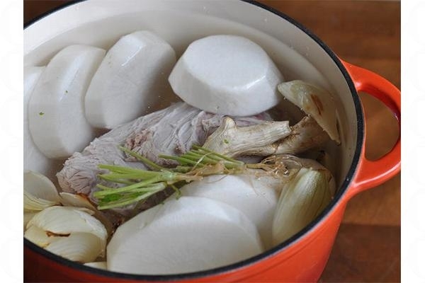  無味精濃郁湯頭！自家製越南牛肉河粉 