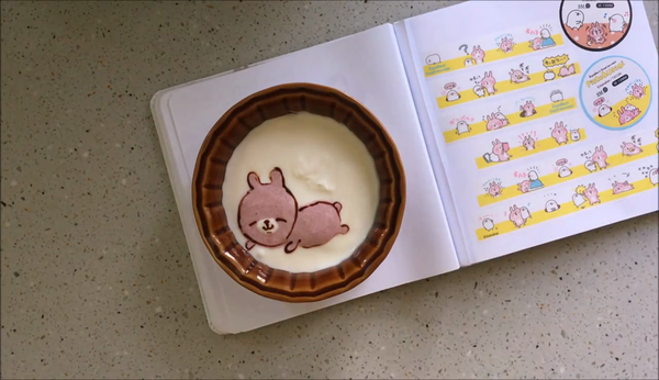 逐筆拆解！人氣卡通「粉紅兔兔」彩繪乳酪