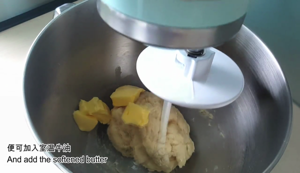 天天新鮮熱辣出爐！鬆軟牛奶麵包食譜