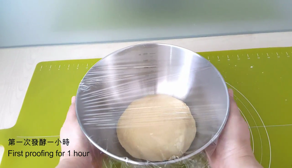 天天新鮮熱辣出爐！鬆軟牛奶麵包食譜