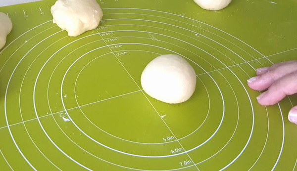 天天新鮮熱辣出爐！鬆軟牛奶麵包食譜