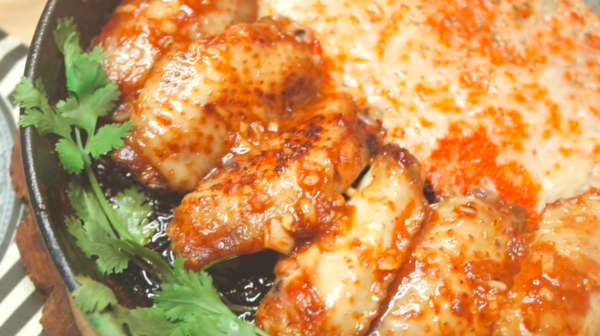 香辣惹味 自製飛魚子芝士雞翼