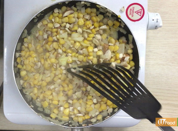 一機搞掂!超濃郁蘑菇粟米忌廉湯