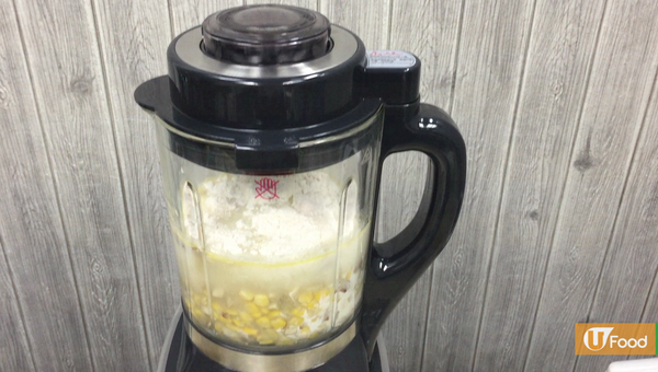 一機搞掂！超濃郁蘑菇粟米忌廉湯