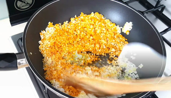 美味又健康！學做菠蘿黃薑飯