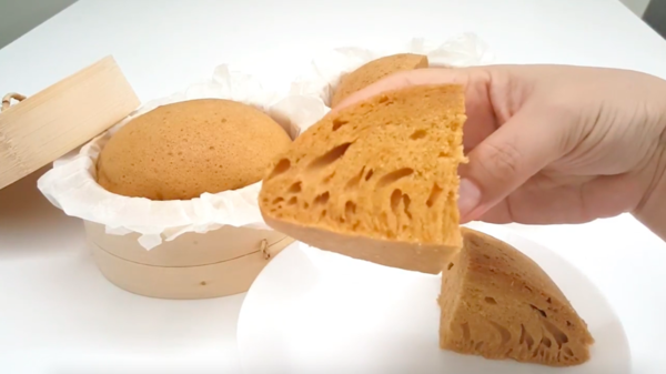 茶樓必點 竹籠蒸馬拉糕