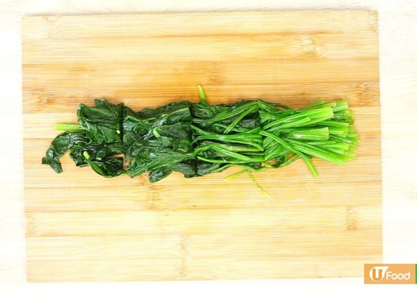 香濃又多汁 流心菠菜大啡菇