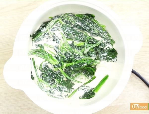 香濃又多汁 流心菠菜大啡菇