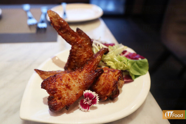  YOKU MOKU推任食卷蛋甜品　指定酒款任飲