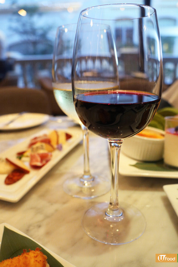  YOKU MOKU推任食卷蛋甜品　指定酒款任飲