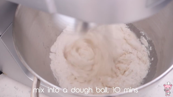 咬開流出香甜奶黃餡!自家蒸奶黃流沙包