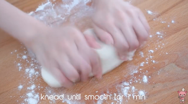 咬開流出香甜奶黃餡！自家蒸奶黃流沙包