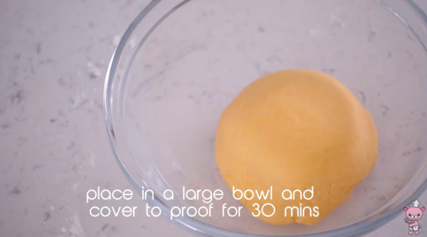 咬開流出香甜奶黃餡!自家蒸奶黃流沙包