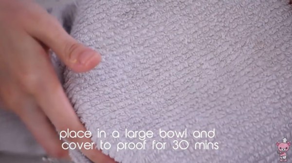 咬開流出香甜奶黃餡！自家蒸奶黃流沙包