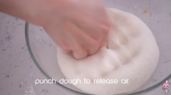 咬開流出香甜奶黃餡!自家蒸奶黃流沙包