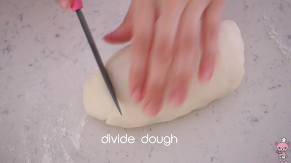 咬開流出香甜奶黃餡！自家蒸奶黃流沙包