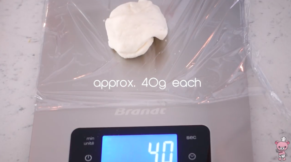 咬開流出香甜奶黃餡!自家蒸奶黃流沙包