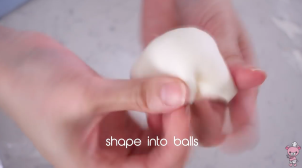 咬開流出香甜奶黃餡!自家蒸奶黃流沙包