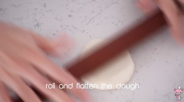 咬開流出香甜奶黃餡!自家蒸奶黃流沙包