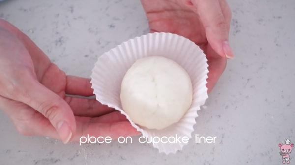 咬開流出香甜奶黃餡！自家蒸奶黃流沙包