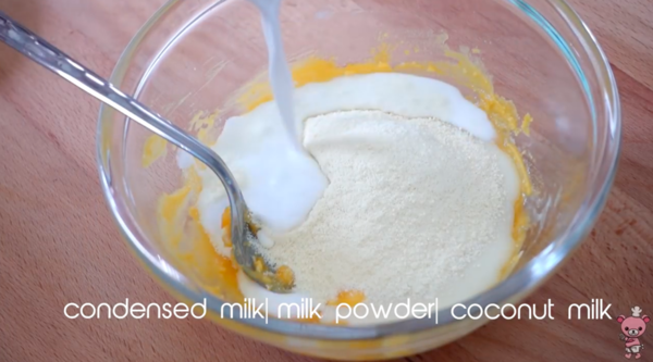 咬開流出香甜奶黃餡!自家蒸奶黃流沙包