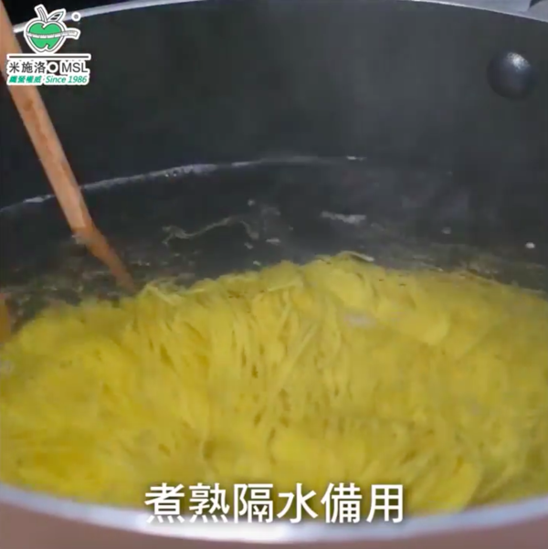 健康2人份食譜 黑椒牛柳絲炒麵