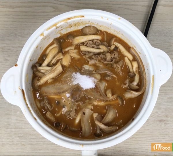 一煲搞掂！懶人首選沙嗲豬腩肉烏冬煲