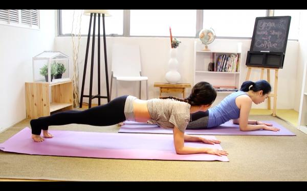 8分鐘爆汗練腹肌　4組動作甩走肚腩操馬甲線