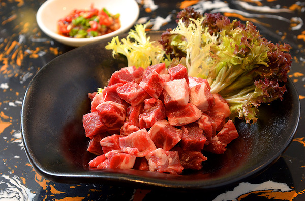 港島東邊爐控召喚！ 親民價嘆靚牛、海鮮放題