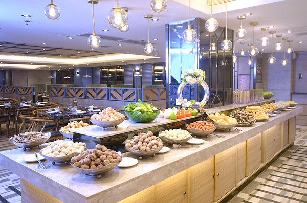 港島東邊爐控召喚！ 親民價嘆靚牛、海鮮放題