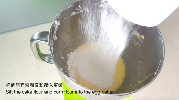 童年日常早餐 香噴噴紙包蛋糕