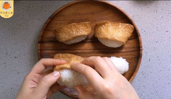 入門煮食零難度！超簡易龍貓稻荷壽司