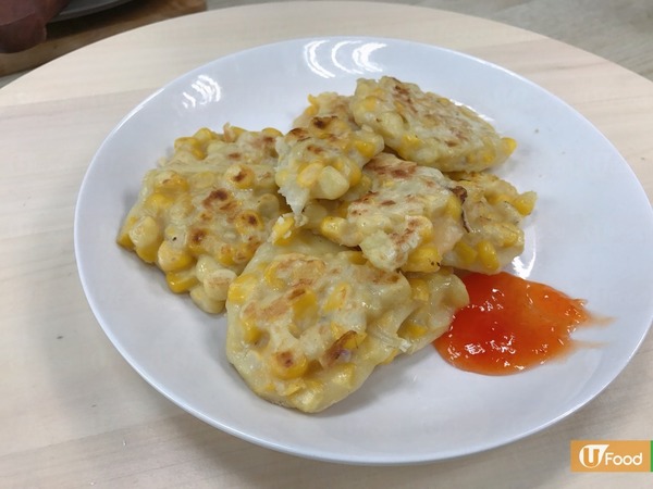 住家式無肉小食！香脆黃金粟米餅