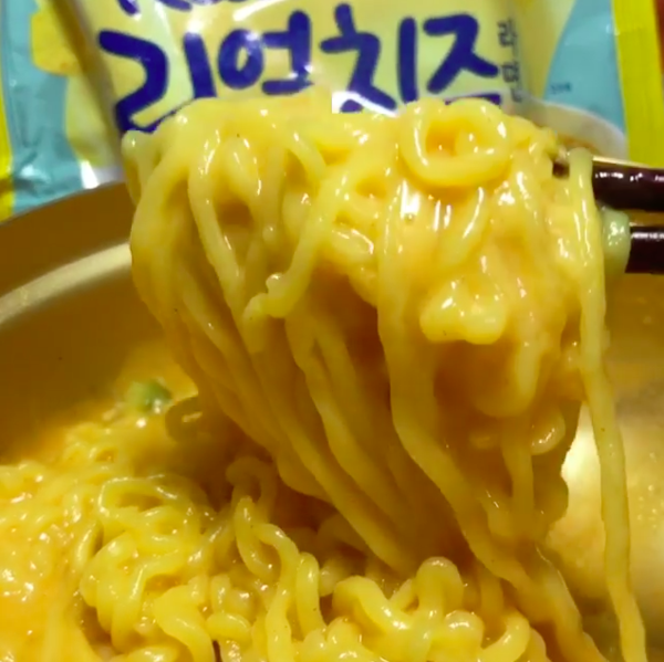濃濃車打芝士 韓國人氣Real Cheese拉麵